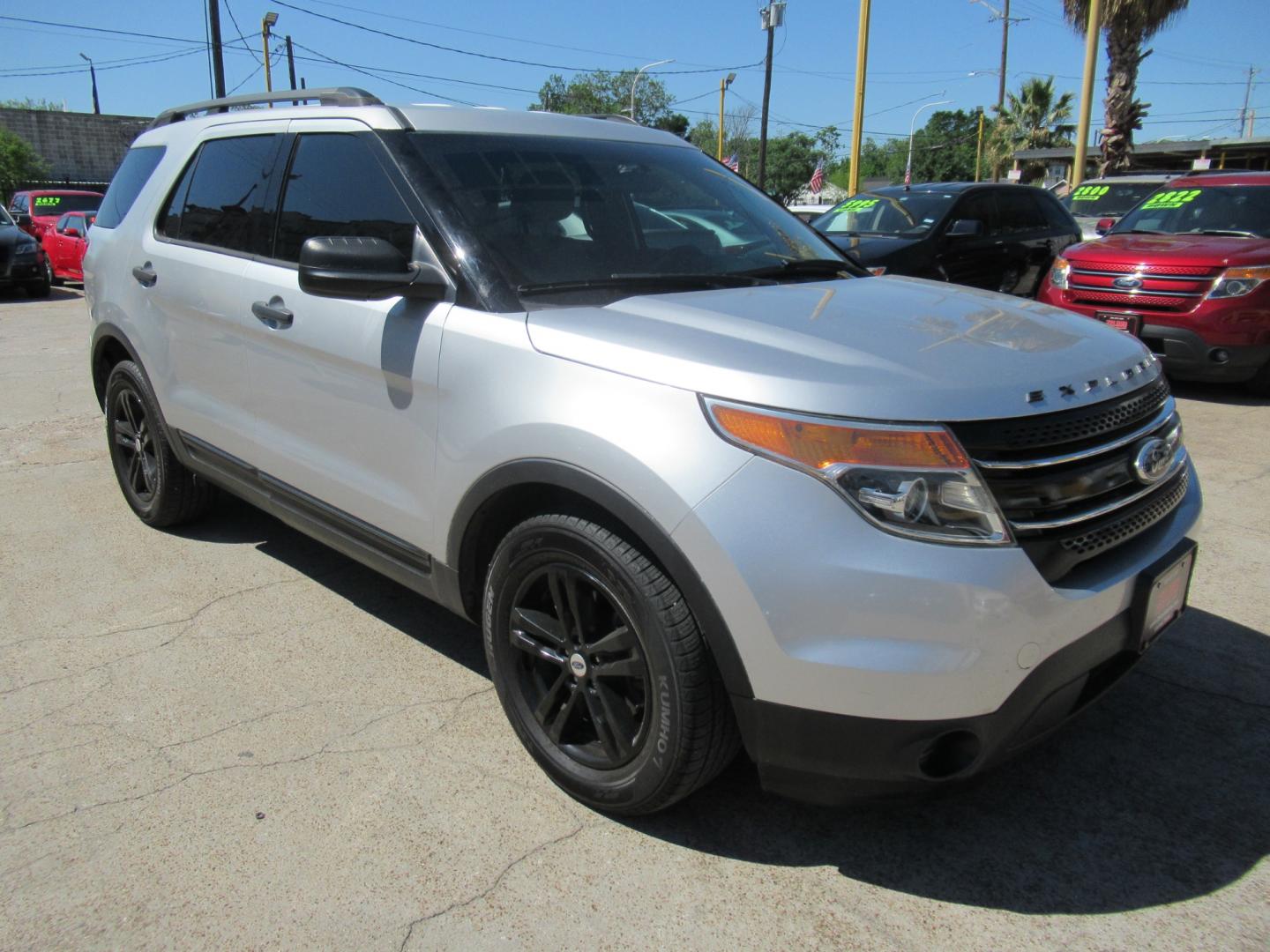 2015 Silver /Gray Ford Explorer XLT (1FM5K7B8XFG) with an 3.5L V6 F DOHC 24V engine, Automatic transmission, located at 1511 North Shepherd Dr., Houston, TX, 77008, (281) 657-1221, 29.798361, -95.412560 - 2015 FORD EXPLORER VIN: 1FM5K7B8XFGB17981 1 F M 5 K 7 B 8 X F G B 1 7 9 8 1 4 DOOR WAGON/SPORT UTILITY 3.5L V6 F DOHC 24V GASOLINE FRONT WHEEL DRIVE - Photo#26